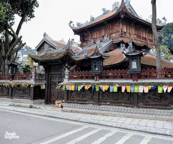 避开人群,享受河内:西湖的悠闲骑行之旅