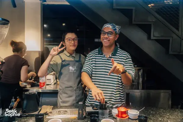 与塑造西贡咖啡文化的人一起烘焙咖啡