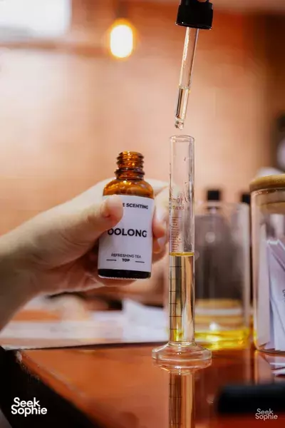 用顶级香氛工程师定制房间喷雾