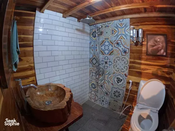 3D2N Private Komodo Phinisi | Paddle Board & Floats Included