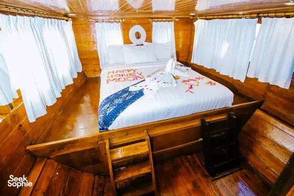 Private 3D2N Komodo Cruise on Cozy Phinisi | Perfect for Couples 