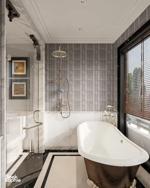 Family Triple Suite Room ( Second deck - Private balcony & Sea-view bathtub )
