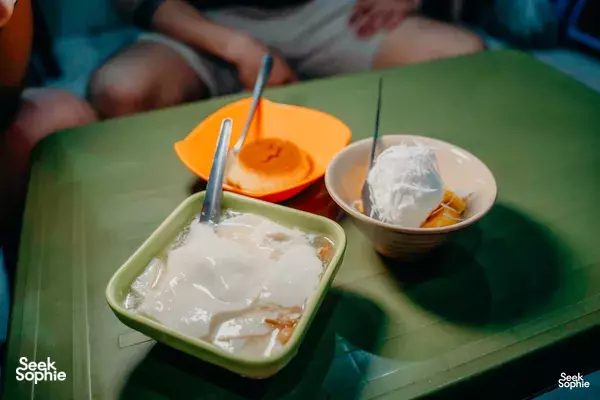Hidden Alley Food Tour in Hanoi 