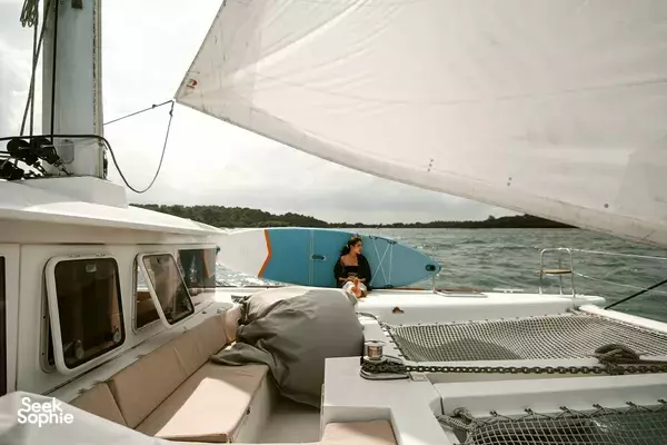 4-Hr Yacht Celebration Package with BBQ & Drinks