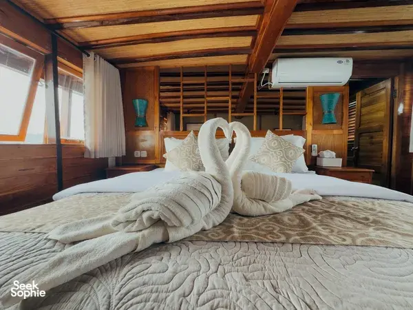 3D2N Komodo Phinisi | Yummy Food + Movie Nights