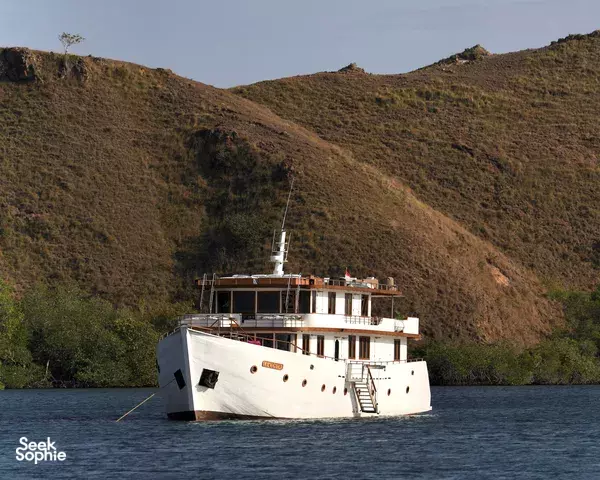 3D2N Komodo Adventure | Unique & Spacious Wooden Yacht Experience