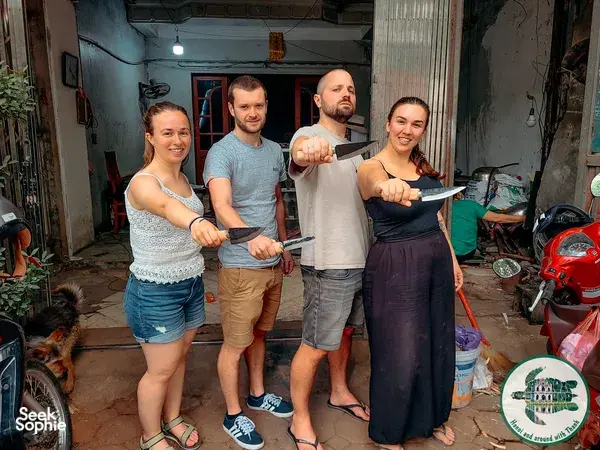 Tempa Pisau Sendiri di Desa Pandai Besi Bersejarah