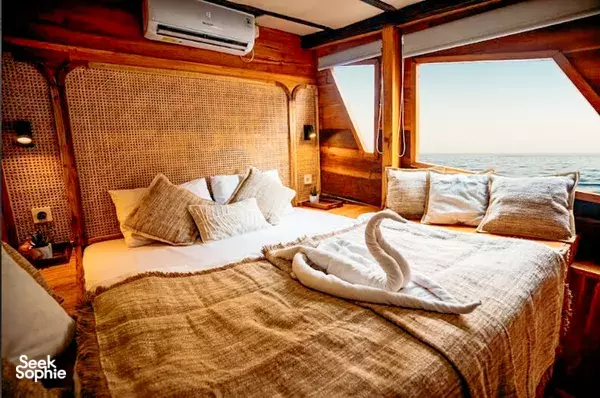 3D2N Komodo Cruise | Luxury Boat with Jacuzzi!
