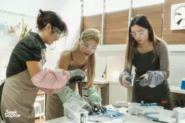 Make a Stained Glass Suncatcher | Singapore's First Ever!