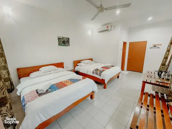 2D1N Kinabatangan River Safari at Jungle Lodge | Away from Crowds