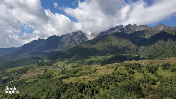 丽江出发的一日隐秘村落和文海湿地徒步旅行