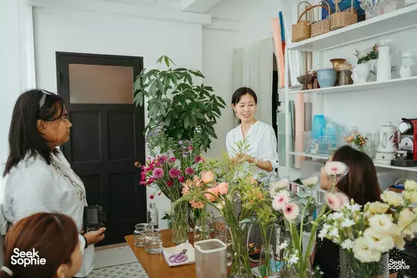 A Mindful Floral Arrangement Workshop in a Cosy Home