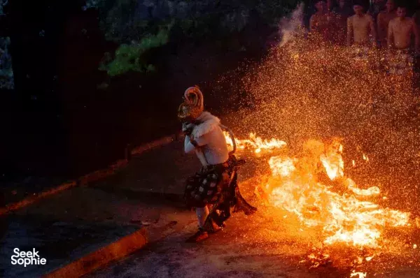 Private Uluwatu Sunset & Kecak Dance with Seafood Feast