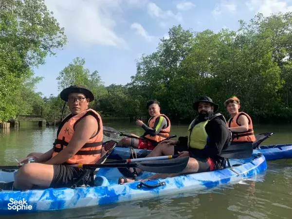 Pulau Ubin's Charms by Kayak: Fish Farms, Frog Island & Paracord