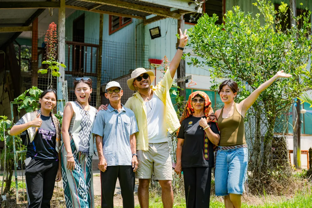 Uncle Yukin and visitors