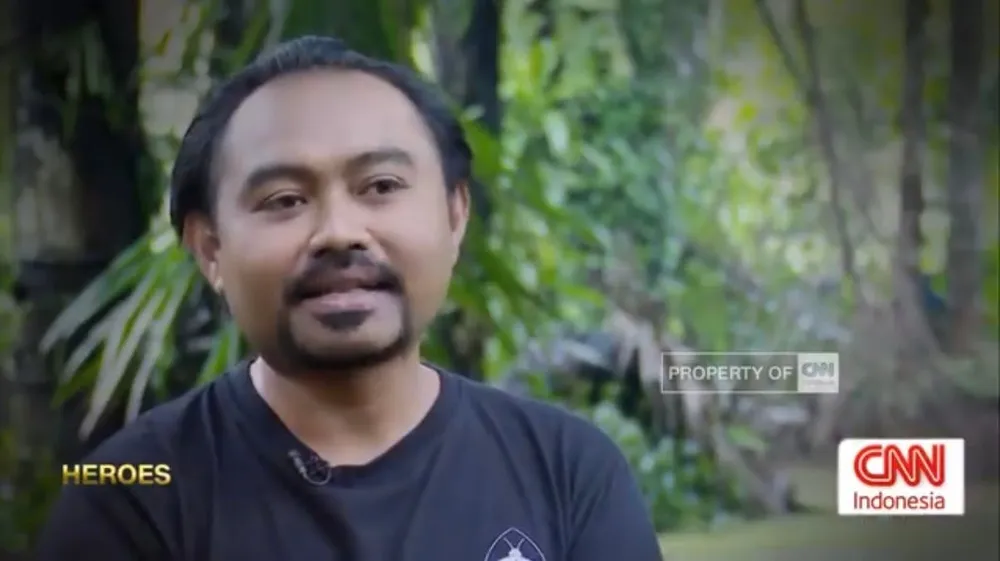 Wayan was awarded a CNN Indonesia Hero in 2024.