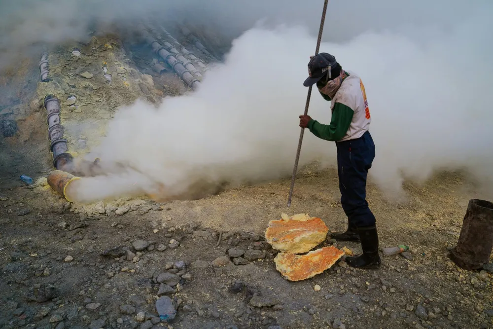 Sulfur fumes are super strong!
