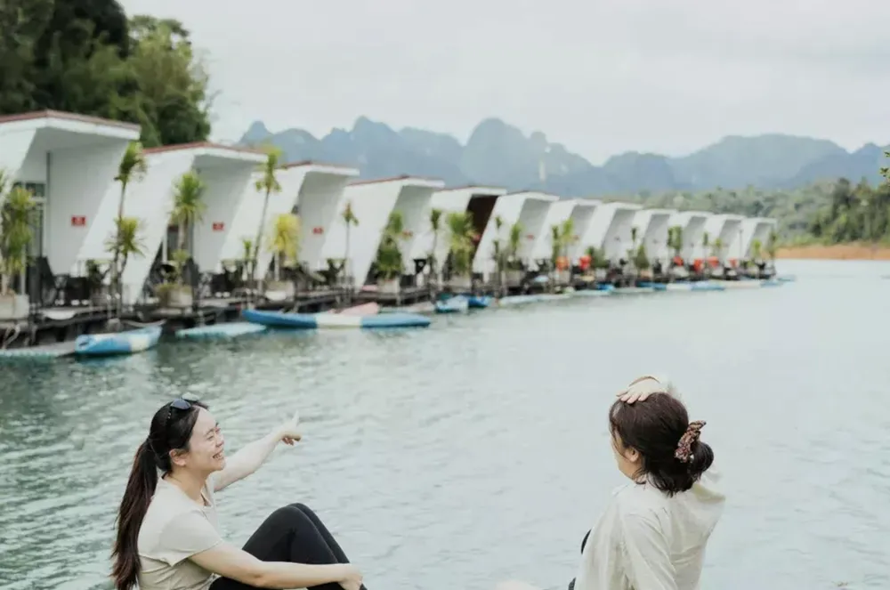 Fancier floating rafthouses on Cheow Lan Lake