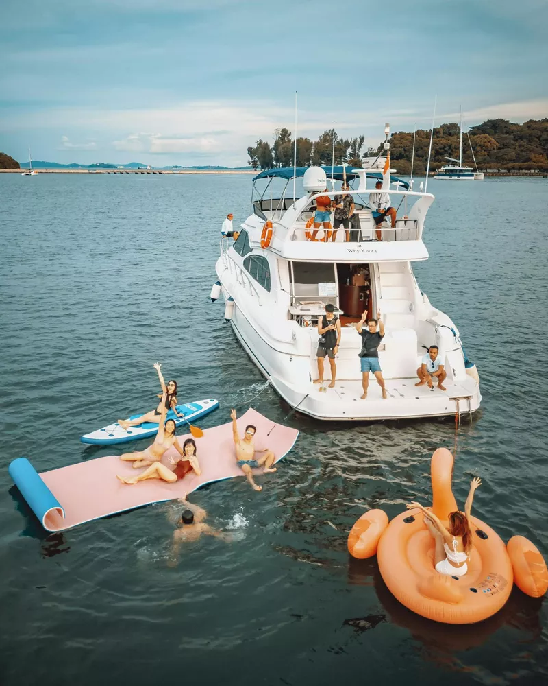 Yacht day out to Southern Islands!