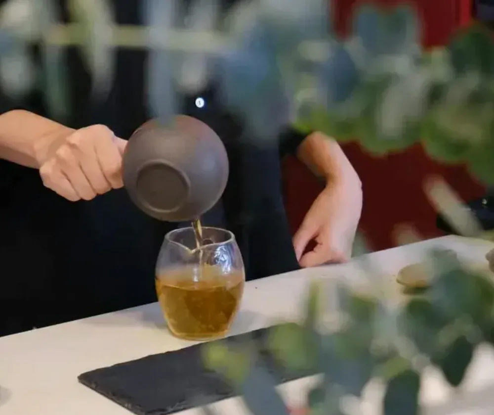 Cicipi Teh Langka dalam Sesi Omakase Rahasia