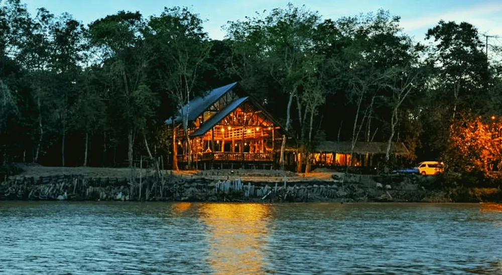 Penginapan selesa di tepi Sungai Kinabatangan