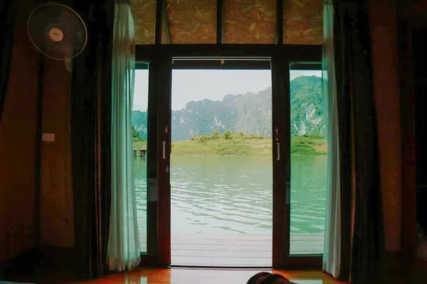 Floating Rafthouse