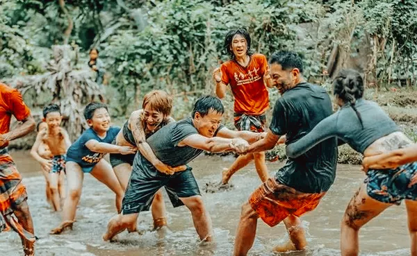 Balinese mud wrestling + lunch with a local family