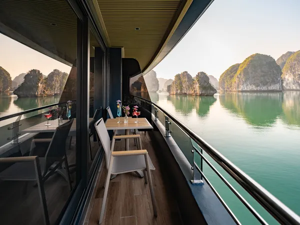 Junior Double/Twin Suite Sea View with Private Balcony