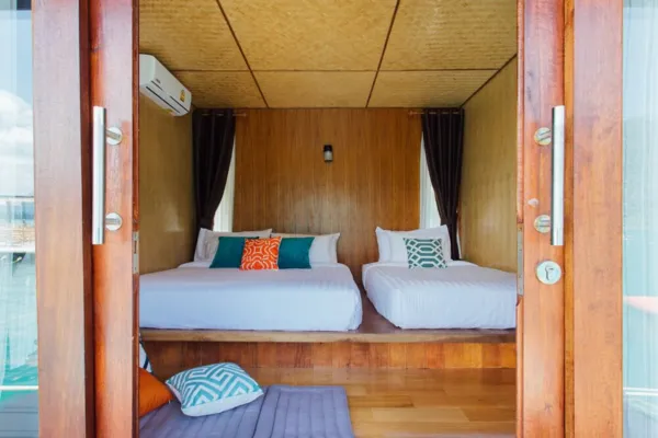 Floating Rafthouse