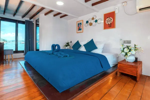 Master Cabin - Balcony, Ensuite Bathroom - Sea View
