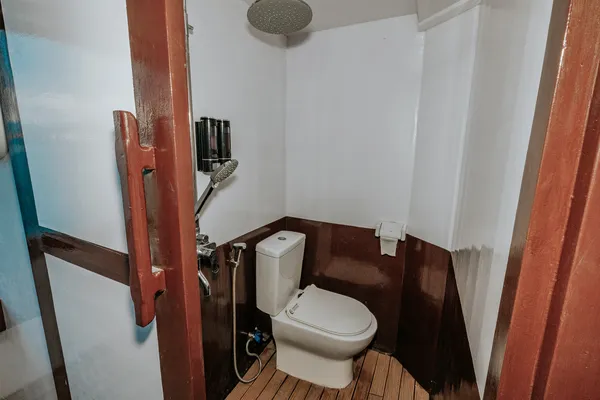 Superior Cabin - Ensuite Bathroom