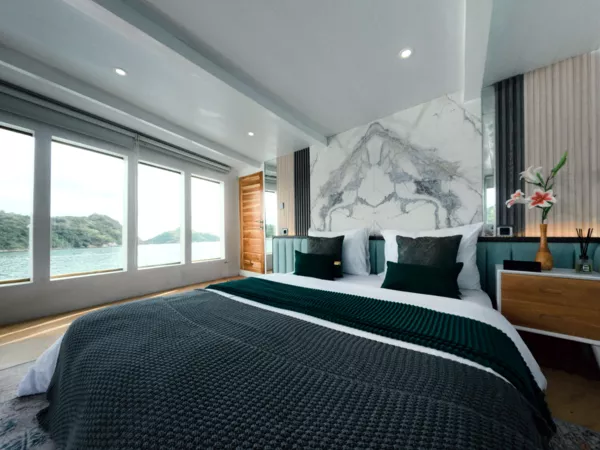 Master Bedroom - Ocean View with Private Balcony & Bathtub
