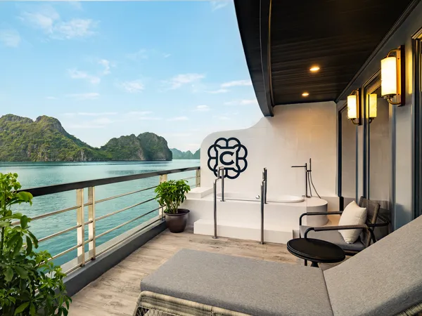VIP Suite Stern View ( Second deck - Private balcony & Sea-view jacuzzi )