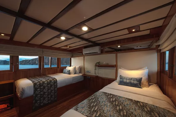 Suite Katil Twin di Geladak Atas (Bilik 2)