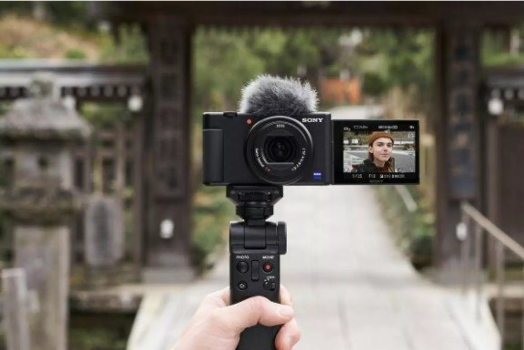 5 Things to Look For in a Travel Camera